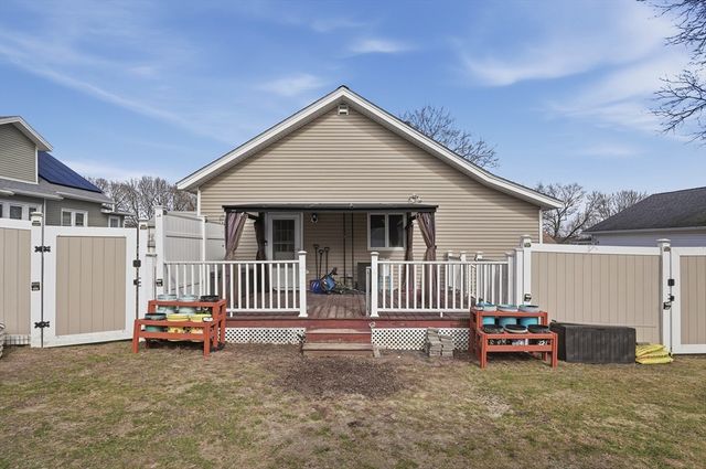 84 Eureka St., Worcester, MA 01603