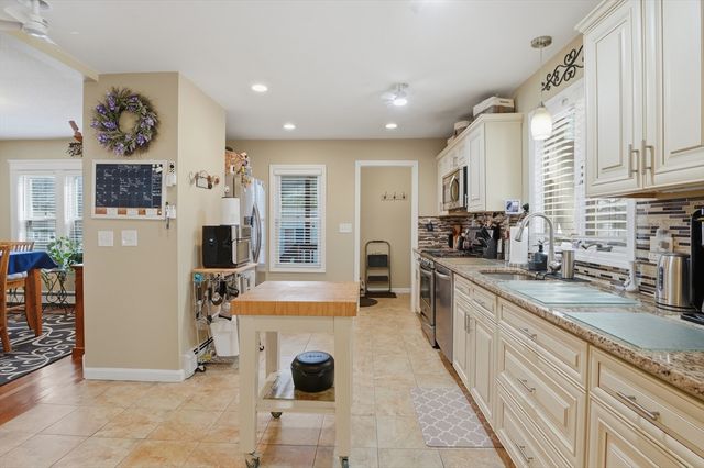 84 Eureka St., Worcester, MA 01603