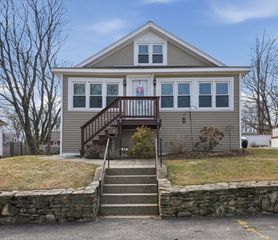 84 Eureka St., Worcester, MA 01603