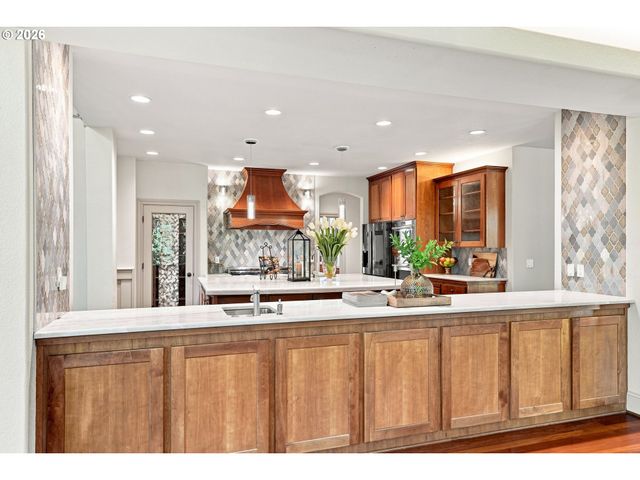 11725 Se BANBURY Cir, Happy Valley, OR 97086