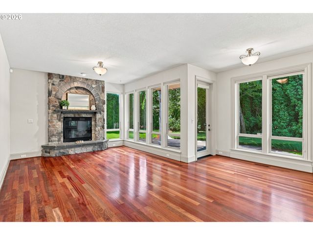 11725 Se BANBURY Cir, Happy Valley, OR 97086
