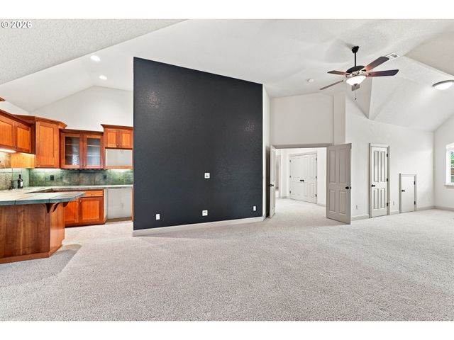 11725 Se BANBURY Cir, Happy Valley, OR 97086