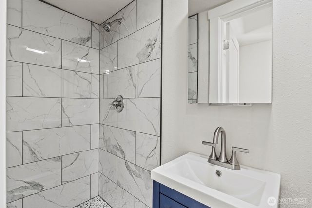 255 Douglas Street, Longview, WA 98632
