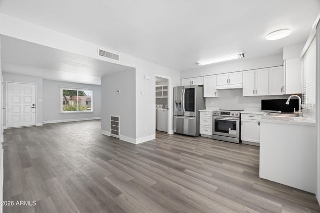 5942 N 83RD Street, Scottsdale, AZ 85250