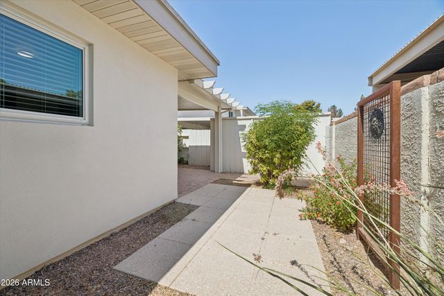 5942 N 83RD Street, Scottsdale, AZ 85250