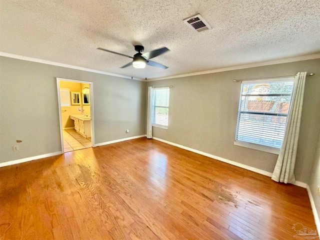 1556 Oak Shore Dr, Gulf Breeze, FL 32563