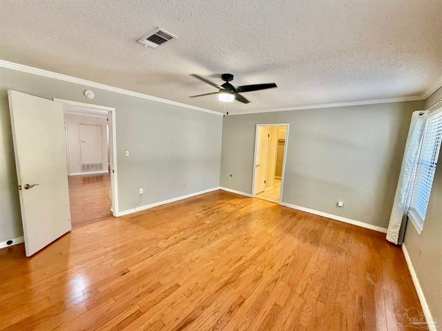 1556 Oak Shore Dr, Gulf Breeze, FL 32563