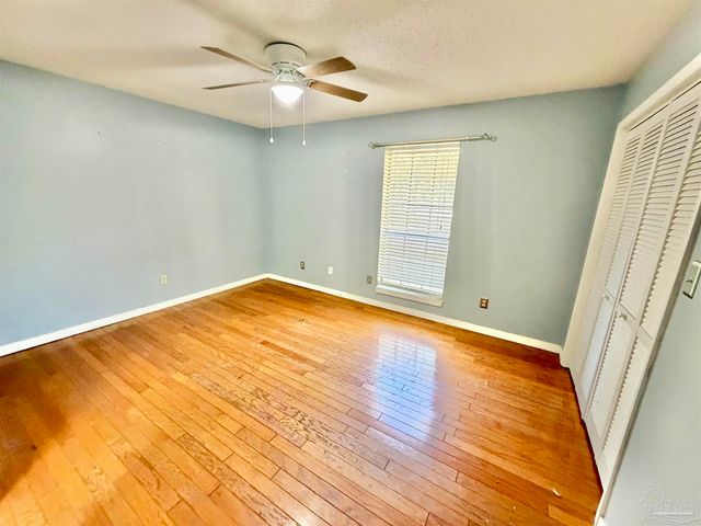 1556 Oak Shore Dr, Gulf Breeze, FL 32563