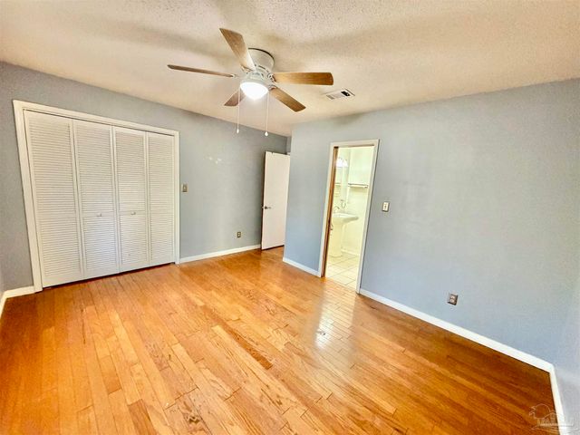 1556 Oak Shore Dr, Gulf Breeze, FL 32563