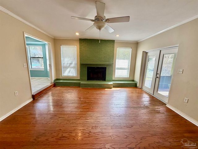 1556 Oak Shore Dr, Gulf Breeze, FL 32563