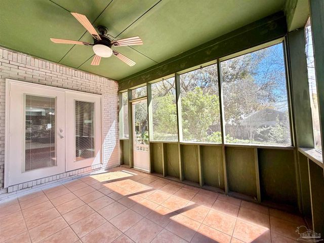 1556 Oak Shore Dr, Gulf Breeze, FL 32563