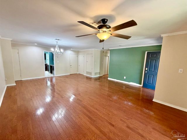 1556 Oak Shore Dr, Gulf Breeze, FL 32563