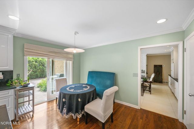 2060 Whitehall Rd, Ottawa Hills, OH 43606