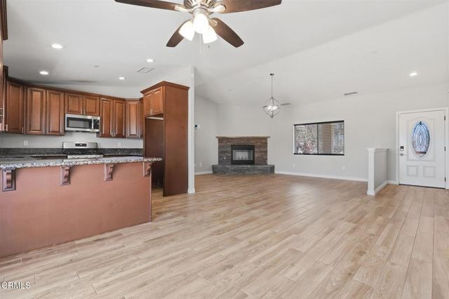 13115 Clallam Road, Apple Valley, CA 92308
