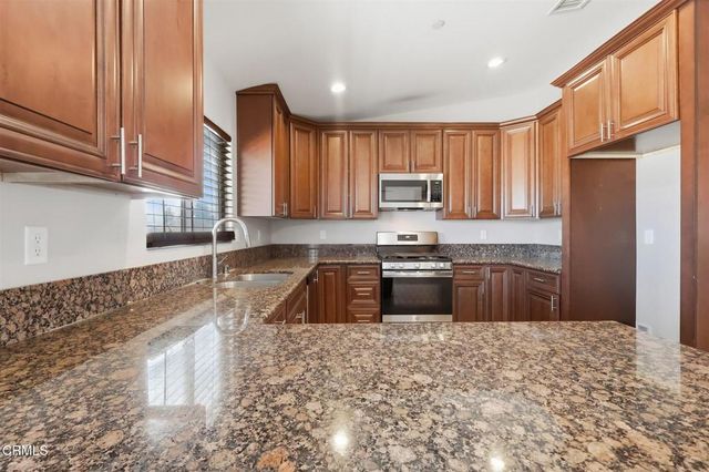 13115 Clallam Road, Apple Valley, CA 92308