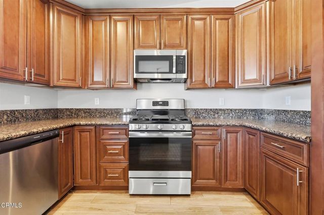13115 Clallam Road, Apple Valley, CA 92308