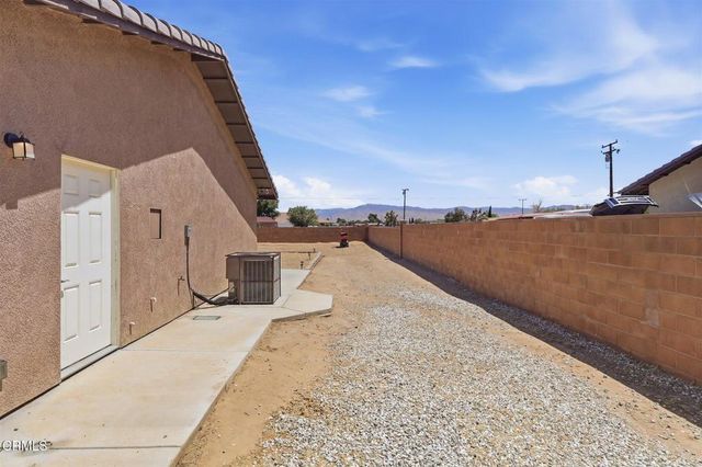 13115 Clallam Road, Apple Valley, CA 92308
