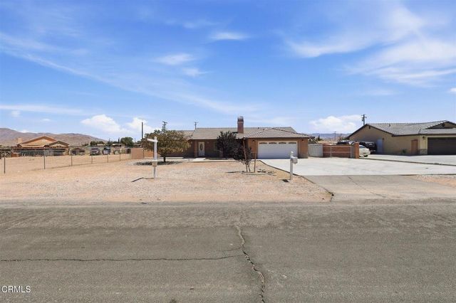 13115 Clallam Road, Apple Valley, CA 92308