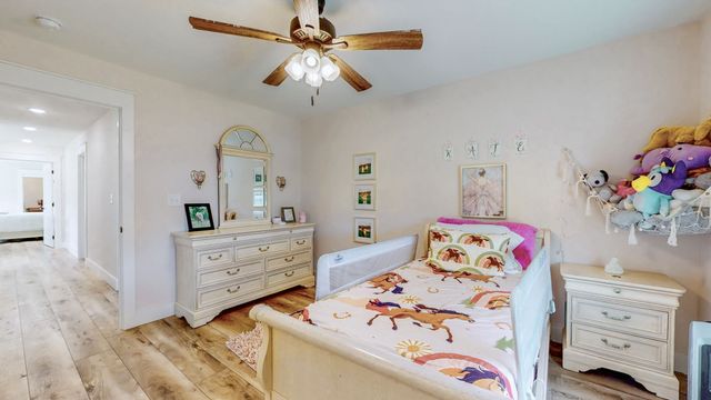 548 Buddy Rd, Burns, TN 37029