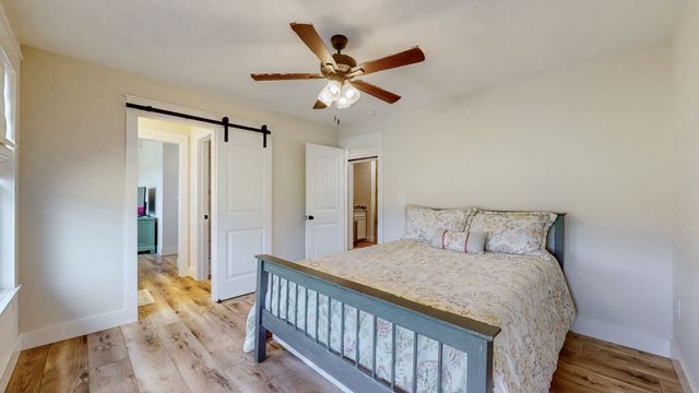 548 Buddy Rd, Burns, TN 37029