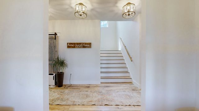 548 Buddy Rd, Burns, TN 37029