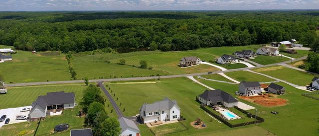 548 Buddy Rd, Burns, TN 37029