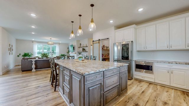 548 Buddy Rd, Burns, TN 37029