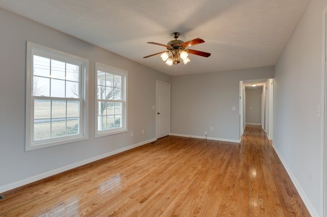 679 Airport Rd, Portland, TN 37148