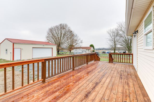 679 Airport Rd, Portland, TN 37148