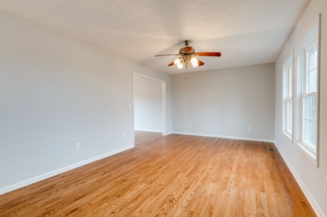 679 Airport Rd, Portland, TN 37148