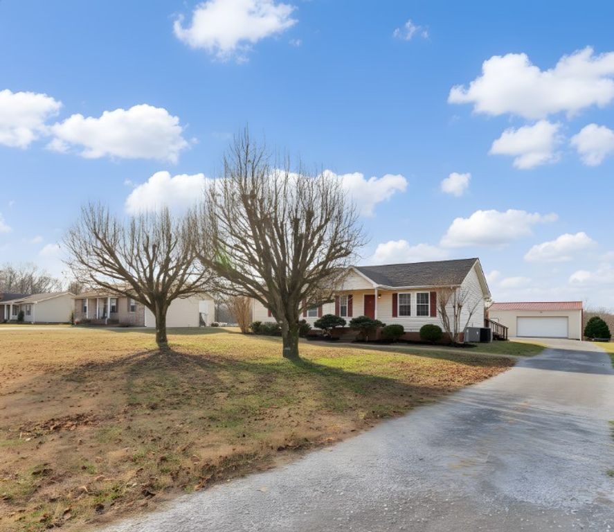 679 Airport Rd, Portland, TN 37148