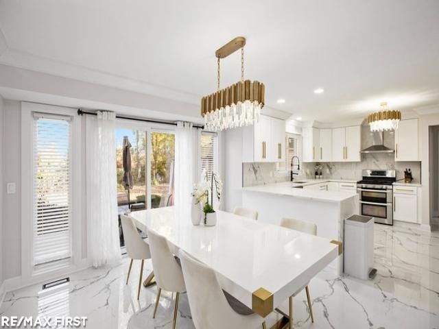 18765 Riverside Glen Road, Macomb Twp, MI 48044