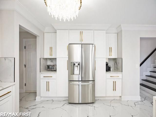 18765 Riverside Glen Road, Macomb Twp, MI 48044