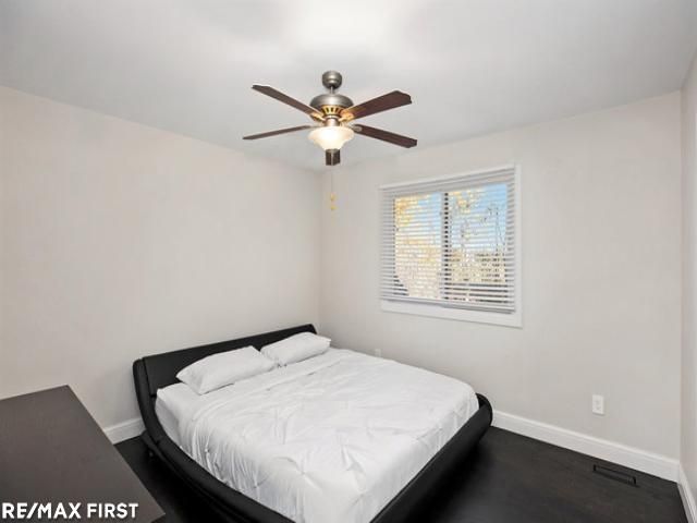 18765 Riverside Glen Road, Macomb Twp, MI 48044