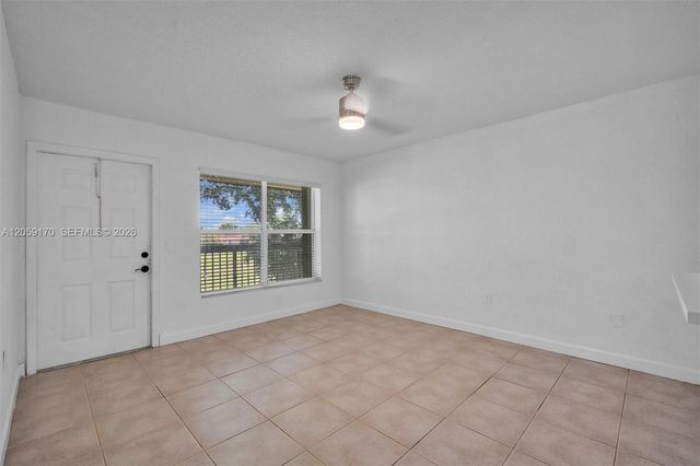 10015 NW 4th Street 203, Pembroke Pines, FL 33024