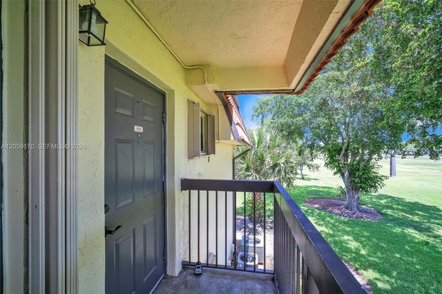 10015 NW 4th Street 203, Pembroke Pines, FL 33024
