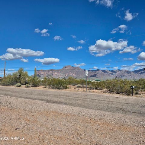 1980 S HILTON Road, Apache Junction, AZ 85119