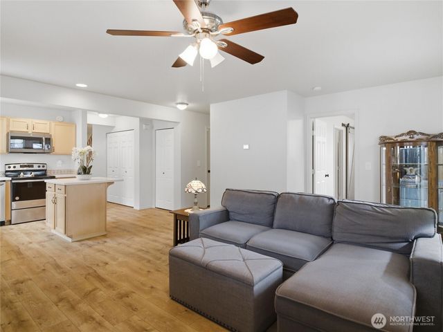 3709 4th Avenue NW, Olympia, WA 98502