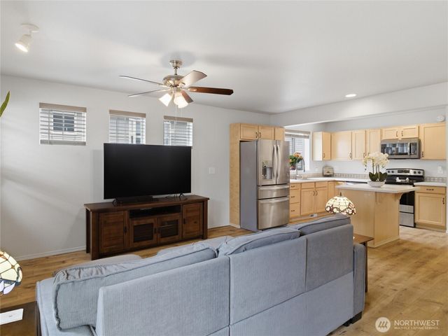 3709 4th Avenue NW, Olympia, WA 98502