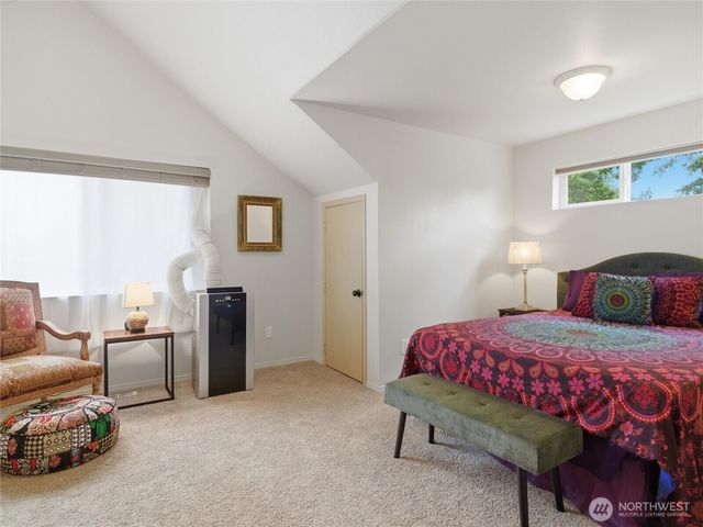 3709 4th Avenue NW, Olympia, WA 98502