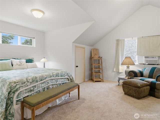 3709 4th Avenue NW, Olympia, WA 98502
