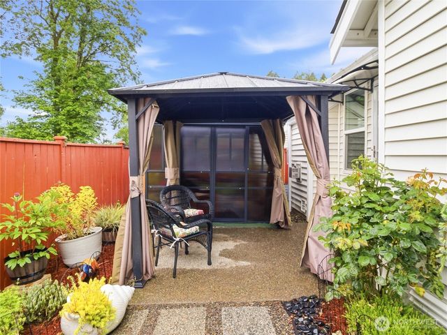 3709 4th Avenue NW, Olympia, WA 98502