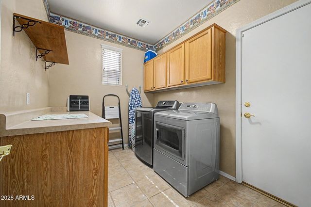 91 W ROADRUNNER Drive, Chandler, AZ 85286