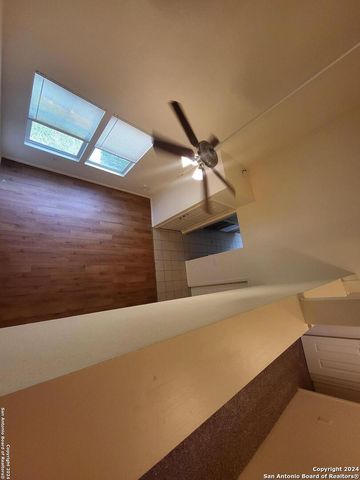 8009 Maverick Climb, San Antonio, TX 78250