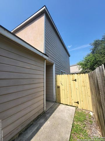 8009 Maverick Climb, San Antonio, TX 78250