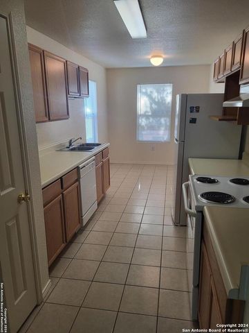 8009 Maverick Climb, San Antonio, TX 78250