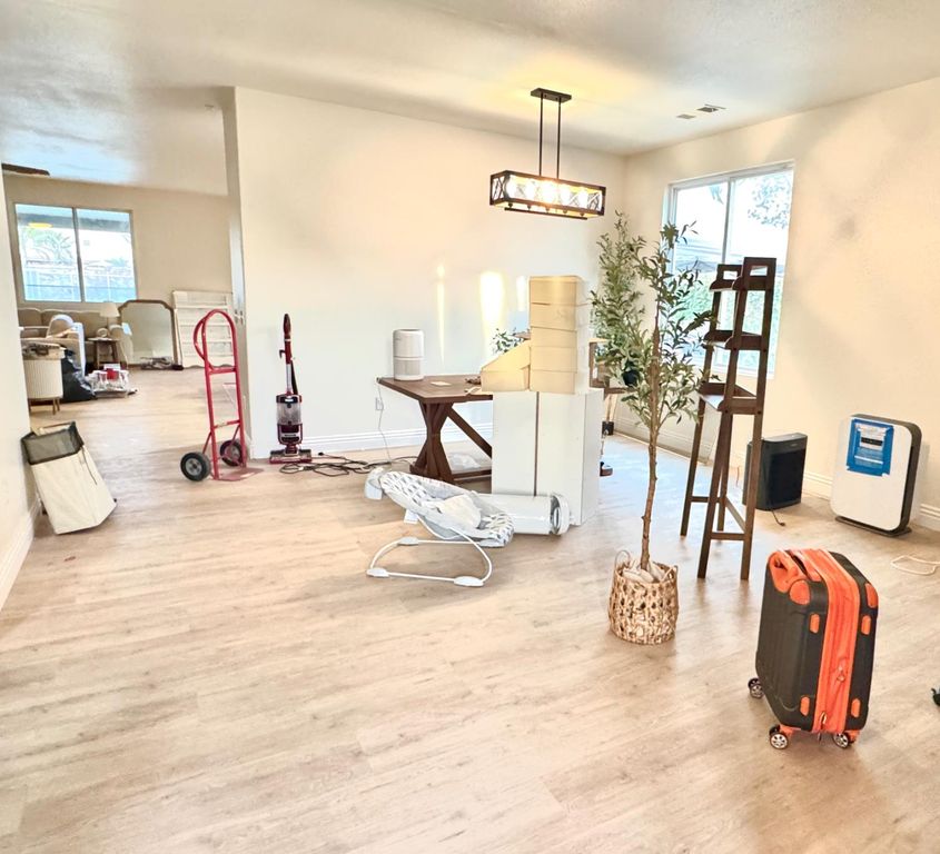 Image 3 of property listing at 5812 W Ceres Avenue, Visalia, CA 93291