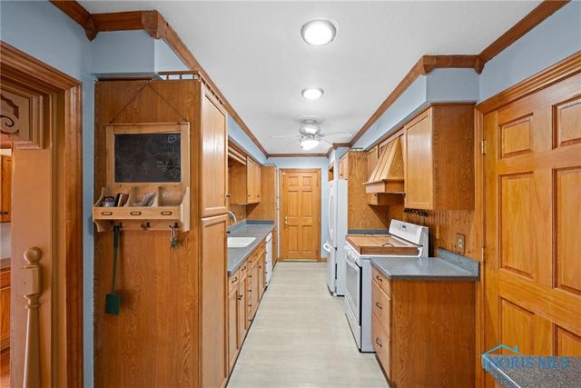 3221 Talmadge Road, Toledo, OH 43606