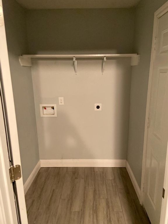 Image 11 of property listing at 3031 Groton Drive, Houston, TX 77051