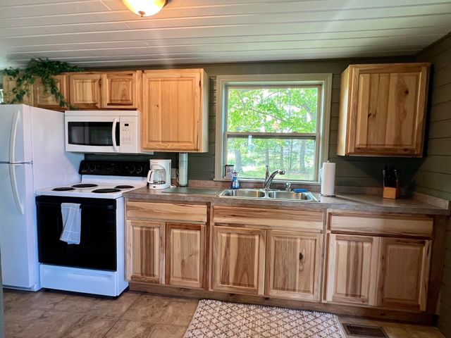 3325 N Us-23 N, Au Sable, MI 48750